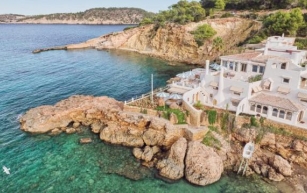 Spain – A stunning new luxury villa