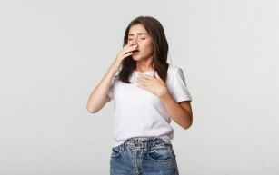 Causes of morning sneezing and ways to reduce its severity 