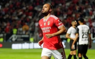 Benfica vence Farense e mantém-se a sete pontos do Sporting