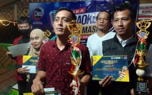 Abdul Muin Asal Pemalang Juara 1 Lomba Karaoke di Cigimbal Park Cilacap