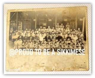 Group Photo Of Teachers And Students I Singtam SSS I 1966