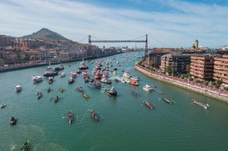 Athletic Bilbao Celebrate Copa Del Rey Triumph With Awesome Boat Parade