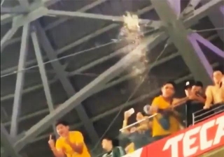 Tigres Fan Caught Splashing Crowd With URINE