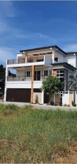 Spacious 7 BR Paradise With Pool Awaits In Angeles City!