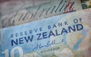 NZ Dollar Rises As RBNZ Pauses
