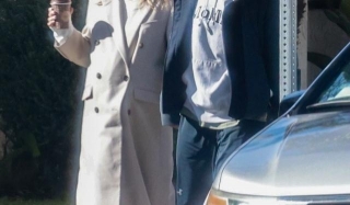 Robert Pattinson And Suki Waterhouse All Smiles On A Stroll In LA (05.03.2024)