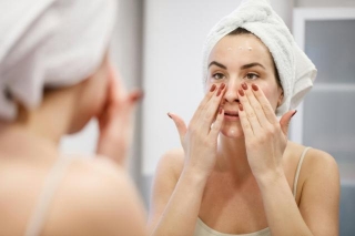 Is Eye Cream A Total Scam? Here's What An Esthetician Says