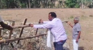 Minister Kharadi Works As A Common Laborer On The Farm, Lifts Ladder, Carries Stones With Workers