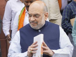 PM Modi Never Takes Leave, But Rahul Keeps Flying Abroad: Amit Shah