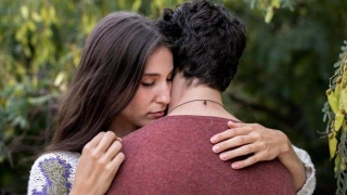 Hugs Can Soothe Anxiety, Pain, And Depression; Science Confirms