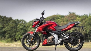 Bajaj Pulsar 400 Previewed In Leaked Images: Expected Features