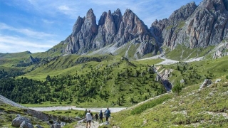 Top Recommendations For Hiking In The Dolomites, Italy