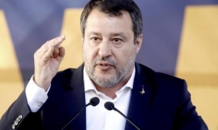 Salvini Avrebbe Violato La Proprietà Intellettuale Oltre Al Silenzio Elettorale