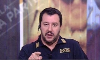 Salvini Continua Ad Ostentatare La Sua Vicinanza A Vannacci E Ai Manganelli Di Pisa