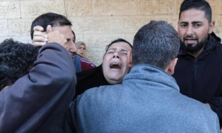 Gaza, Israele Massacra 104 Civili Palestinesi Che Erano In Fila Per Chiedere Cibo