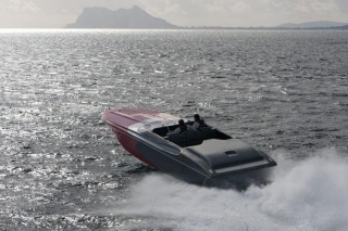 Speed Demons Of The Water: Exploring The World Of High-Powered Racing Boats