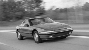 Buick Reatta: La Sportiva Del 1989 Con Il Primo Touchscreen Della Storia | Avantissimo Già 30 Anni Fa