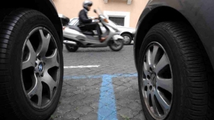 Parcheggi Strisce Blu: Tutte Le Volte Che Non Devi Pagare Secondo La Legge | Prendi Nota