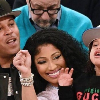 NICKI MINAJ, HUSBAND KENNETH PETTY AND SON SPOTTED AT KNICKS GAME
