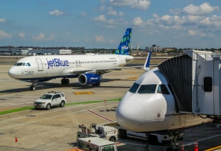 Drunken Passenger Who Held Razor Blade To Woman’s Throat On JetBlue Flight To Salt Lake City Gets Sentenced To Time Served