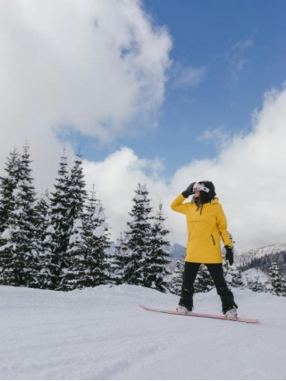 Your Guide To Packing For A Girls Trip Skiing