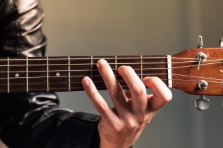 Learn Guitar At Your Own Pace For Less Than $1.50 Per Course
