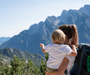 28 Best Hiking Gadgets For Mom This Mother’s Day