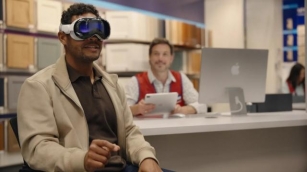 Lowe’s Launches In-Store Apple Vision Pro Experience