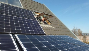 Saving Money And Helping The Environment – Here’s Why Solar Panels Are So Worth It.