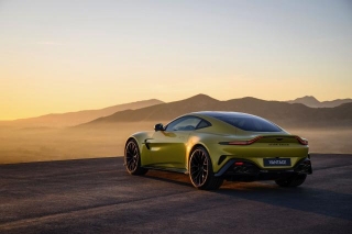 2025 Aston Martin Vantage Arrives With A New Face, More Power