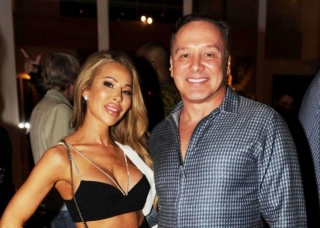 PHOTO: RHOM Star Lisa Hochstein Photoshops Ex Lenny Out Of Pic, Plus Why She Wants His Lawyer Disqualified Ahead Of Trial, & Live Viewing Thread