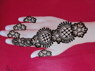 Front Hand Mehndi Designs Purani Parampara Se Navin Prateeksha