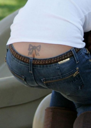 Tramp Stamp Tattoos -32 Erotic And Cool Designs For Fun Lovers
