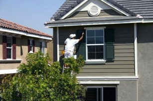 Maximizing Your Home’s Aesthetics With A Professional House Painter 