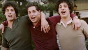 Trojica Braće Zbog Eksperimenta Razdvojeni Po Rođenju, Decenijama Kasnije Slučajno Se Pronašli