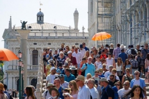 Venecija Počinje Turistima Da Naplaćuje Ulaz U Grad