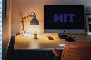 How To Set Up A Productive Workspace For College Student Entrepreneurs?