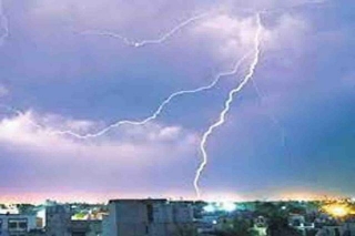 Rain & Thunderstorms Likely In Six Districts Today
