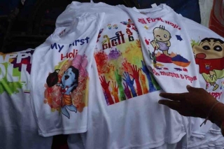 Status Symbolism & Social Media Influence Popularise Theme-based T-shirts For Holi