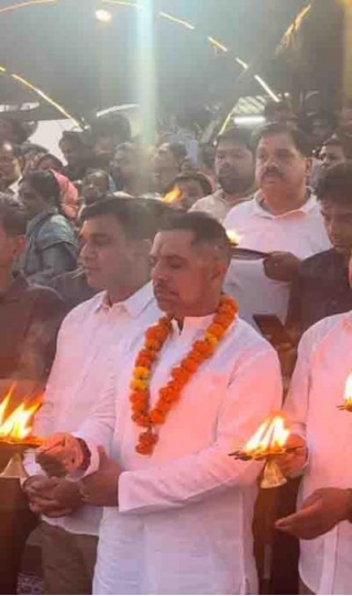 Robert Vadra Offers Prayers At Triveni Ghat In Rishikesh