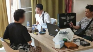 High Stakes: Illegal Gambling Operator Busted In Pak Kret Home