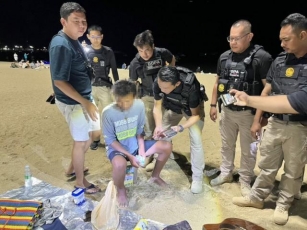 Beach Vendor Arrested In Pattaya For Illegal Alcohol Sales