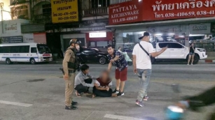 Drugged Man Causing Disturbance On Pattaya Road Apprehended