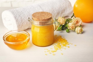 Nourish Your Skin Naturally: How To Make An Exfoliating Honey Body Scrub At Home
