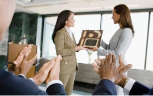 Redefining Recognition With Personalized Employee Award Ideas