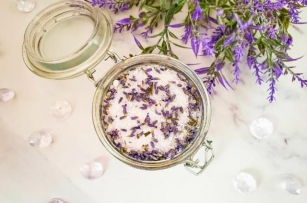 Easy DIY Lavender Bath Salts (5 Minute Recipe)