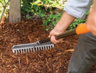 Garden Rakes For Small Spaces: Compact & Efficient Tools?