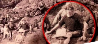A Man Wearing A Modern T-shirt And Shorts In A 1917 Photo Was Mistaken For A Time Traveller.