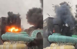 VIDEO: Sudden Blast In The Water Ride In The Amusement Park, People's Lives Are On The Line
