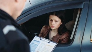 19 Phrases To Avoid If You’re Pulled Over By Police